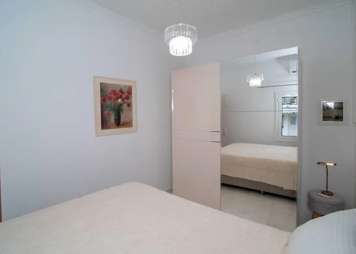 Infinity View, The *